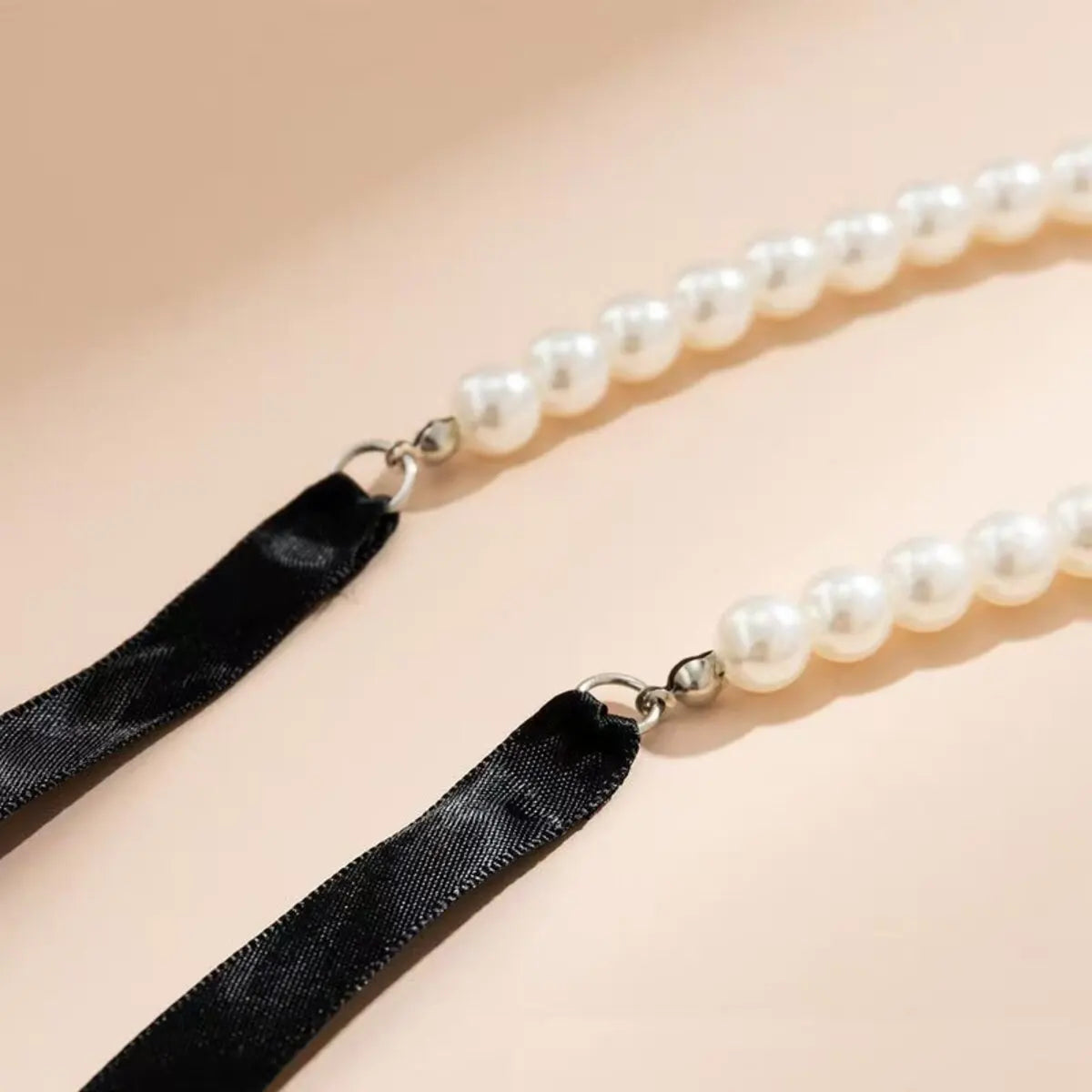 Black Velvet Bowknot Choker Necklace for Women