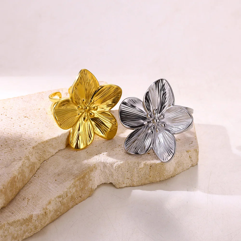 Elegant Gold Bloom Flower Open Ring