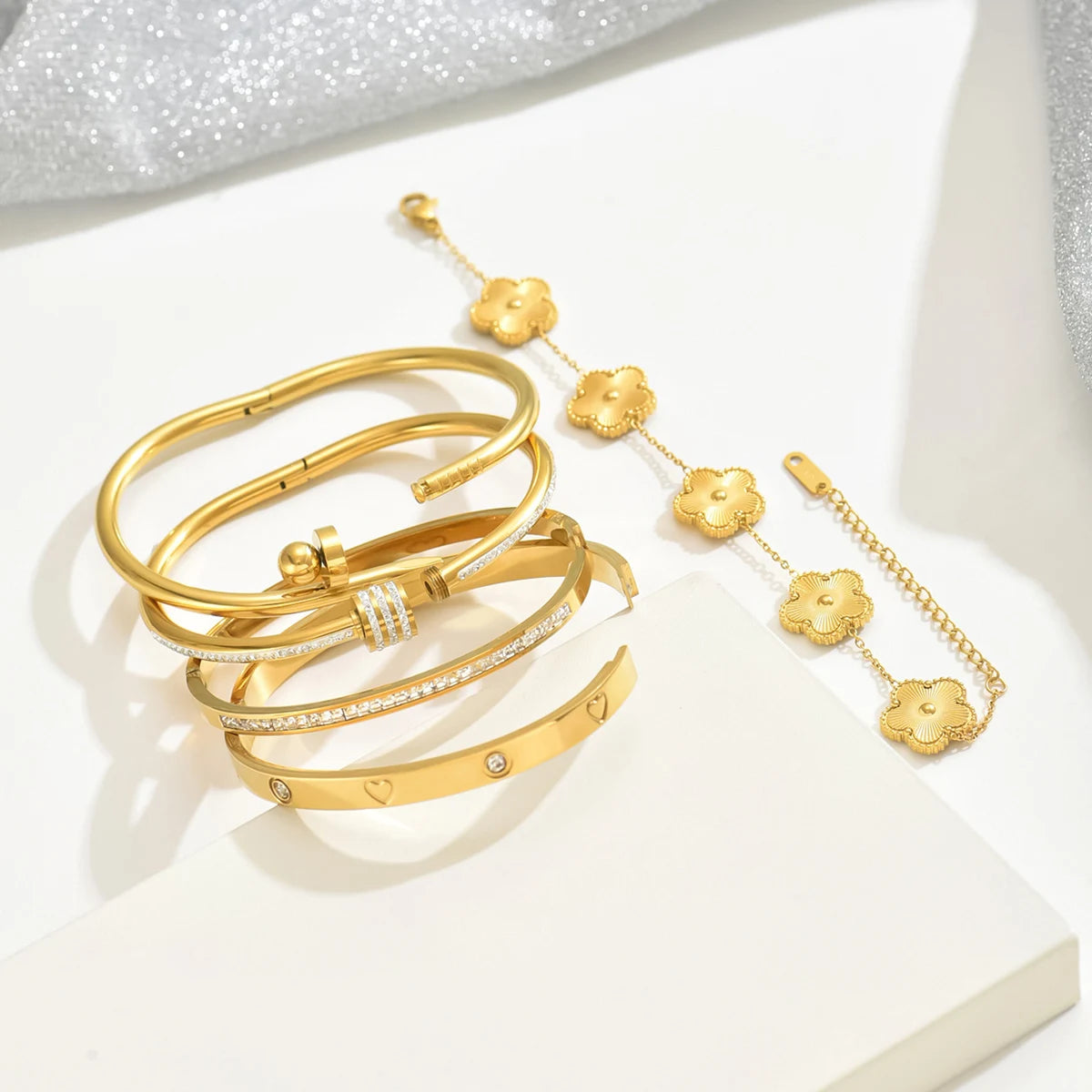 Four-Leaf Clover Lucky Bracelet – Gold Stainless Steel Women’s Bangle