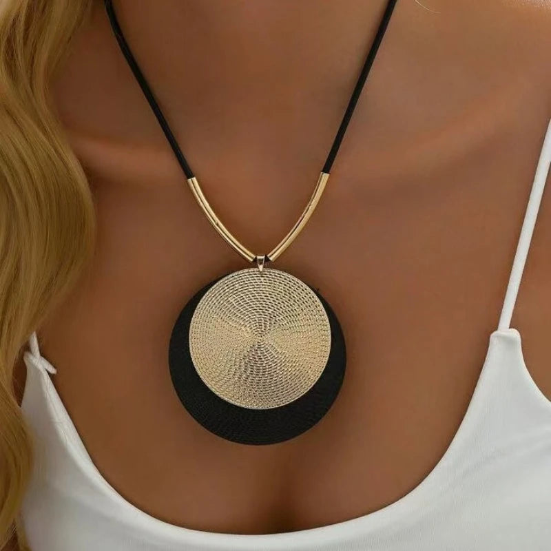 Personalized Vintage Flower Pendant Necklace – Bohemian Ethnic Jewelry for Women
