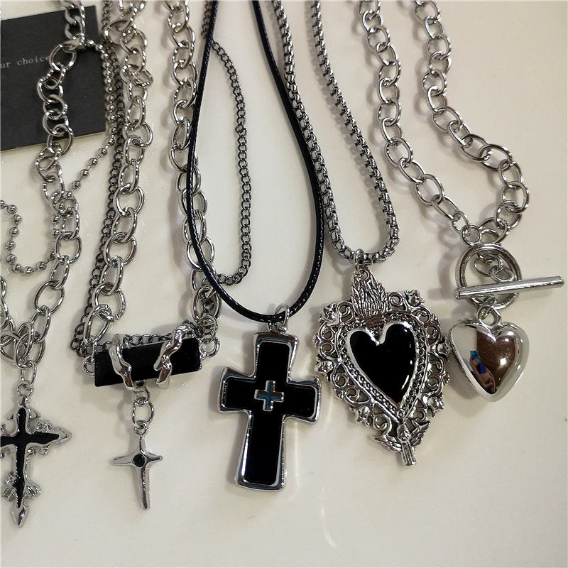 Punk Rock Black Heart Cross Necklace – Y2K Goth Hip Hop Pendant Jewelry
