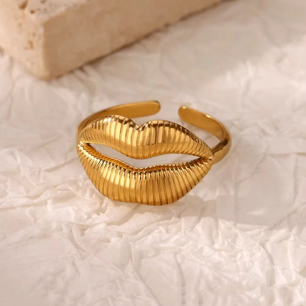 Elegant Gold Bloom Flower Open Ring