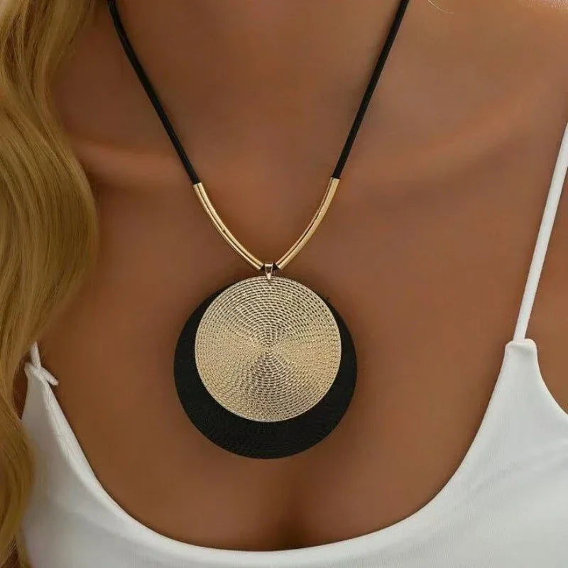 Personalized Vintage Flower Pendant Necklace – Bohemian Ethnic Jewelry for Women