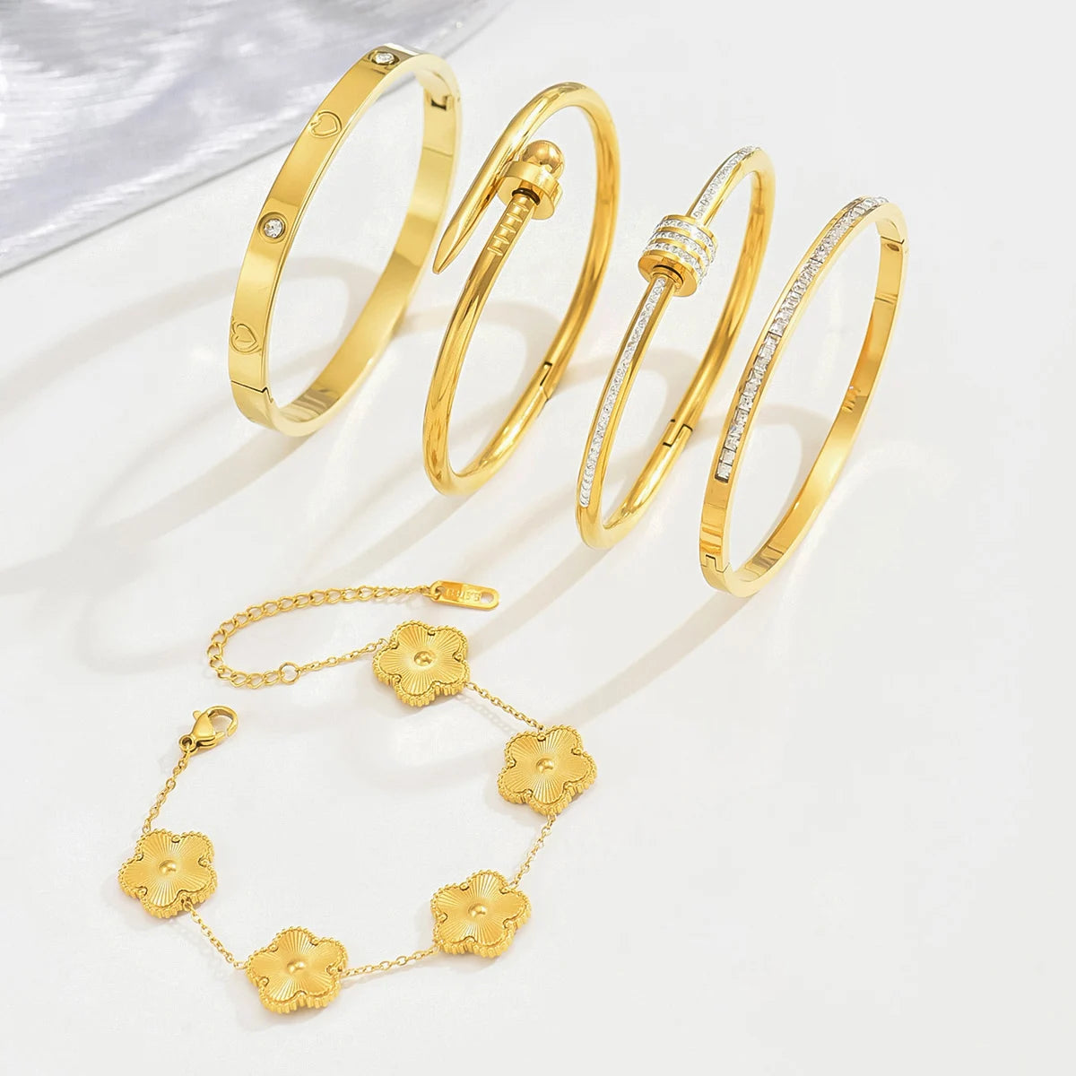 Four-Leaf Clover Lucky Bracelet – Gold Stainless Steel Women’s Bangle