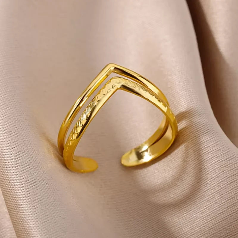Elegant Gold Bloom Flower Open Ring