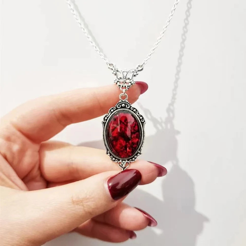 Vintage Red Stone Pendant Necklace – Bohemian Hollow Oval Jewelry for Women