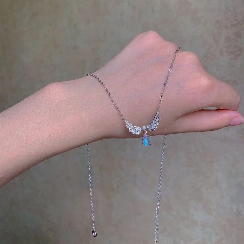 Light Luxury Angel Wings Pendant Necklace – Moonstone Collarbone Jewelry for Women