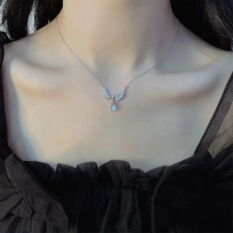 Light Luxury Angel Wings Pendant Necklace – Moonstone Collarbone Jewelry for Women