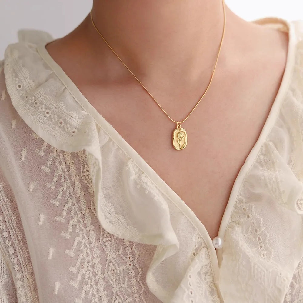 Retro Tulip Pendant Necklace – Personalized Gold & Silver Stainless Steel Jewelry for Women